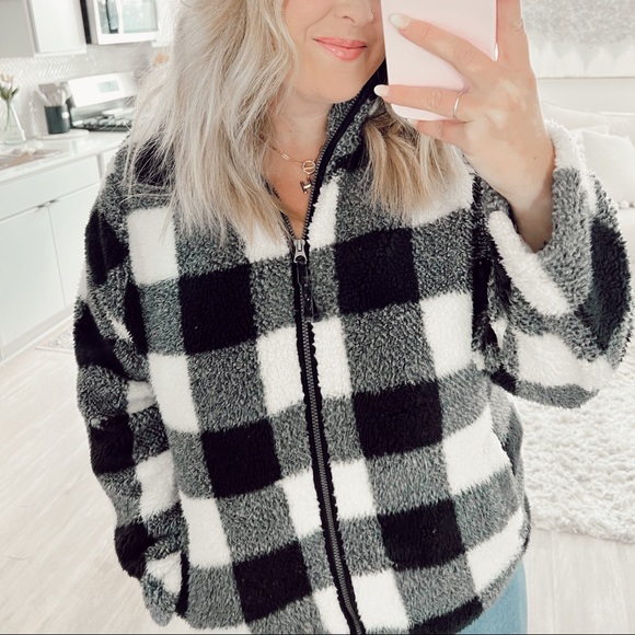 Jackets & Blazers - Cozy Sherpa Jacket size XL